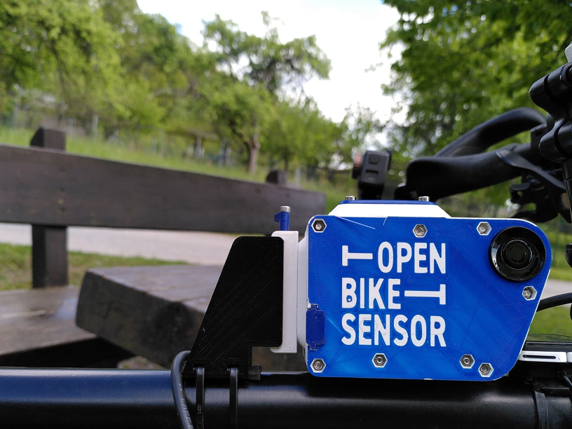 OpenBikeSensor auf dem Oberrohr eines Fahrrads